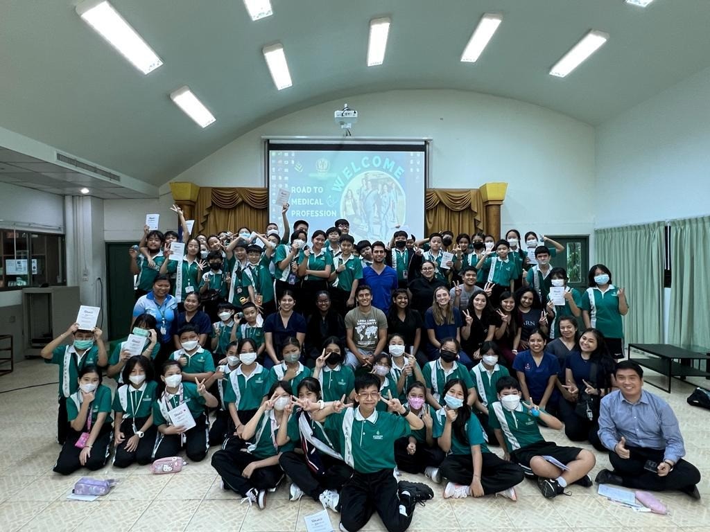 2023 Thailand Team group photo with students and staff from Kajonkiet School Group