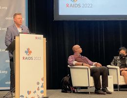 Dr. Dubov presents at AIDS 2022